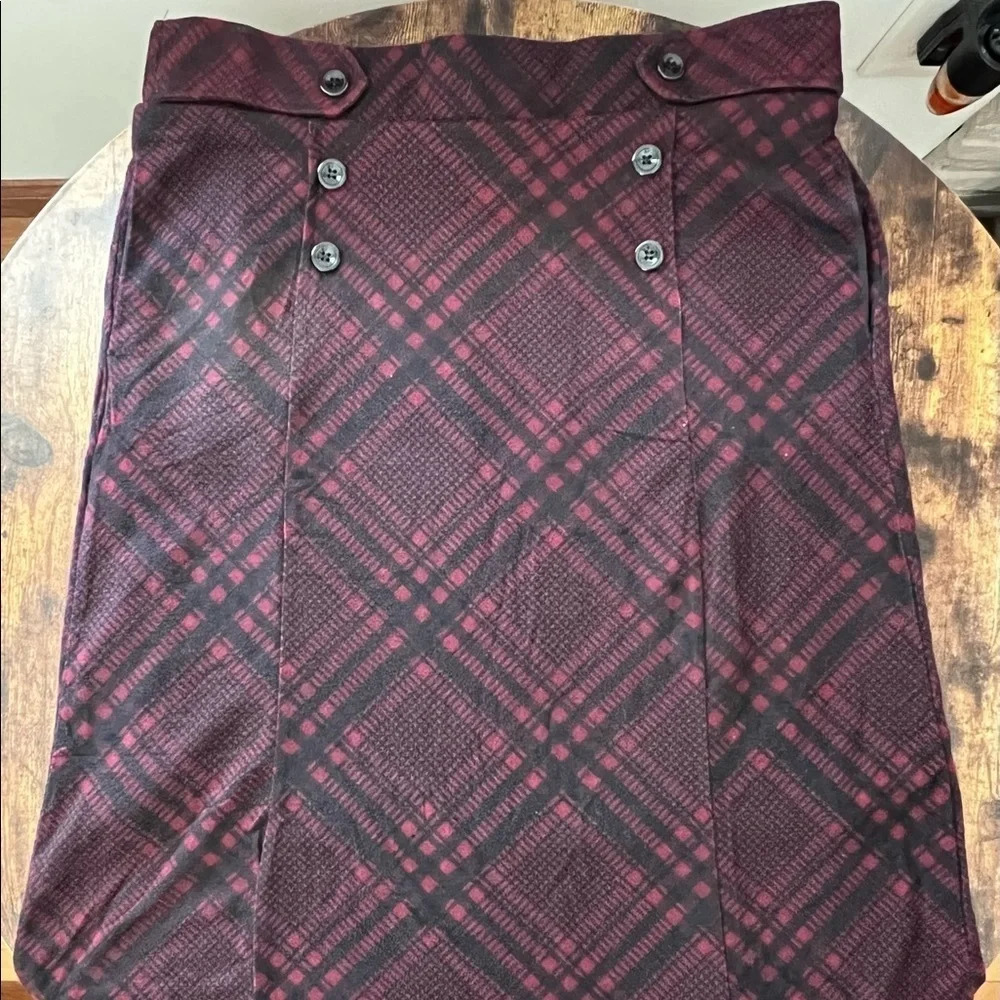 Robert Louis | ladies knee length skirt. Size: XL